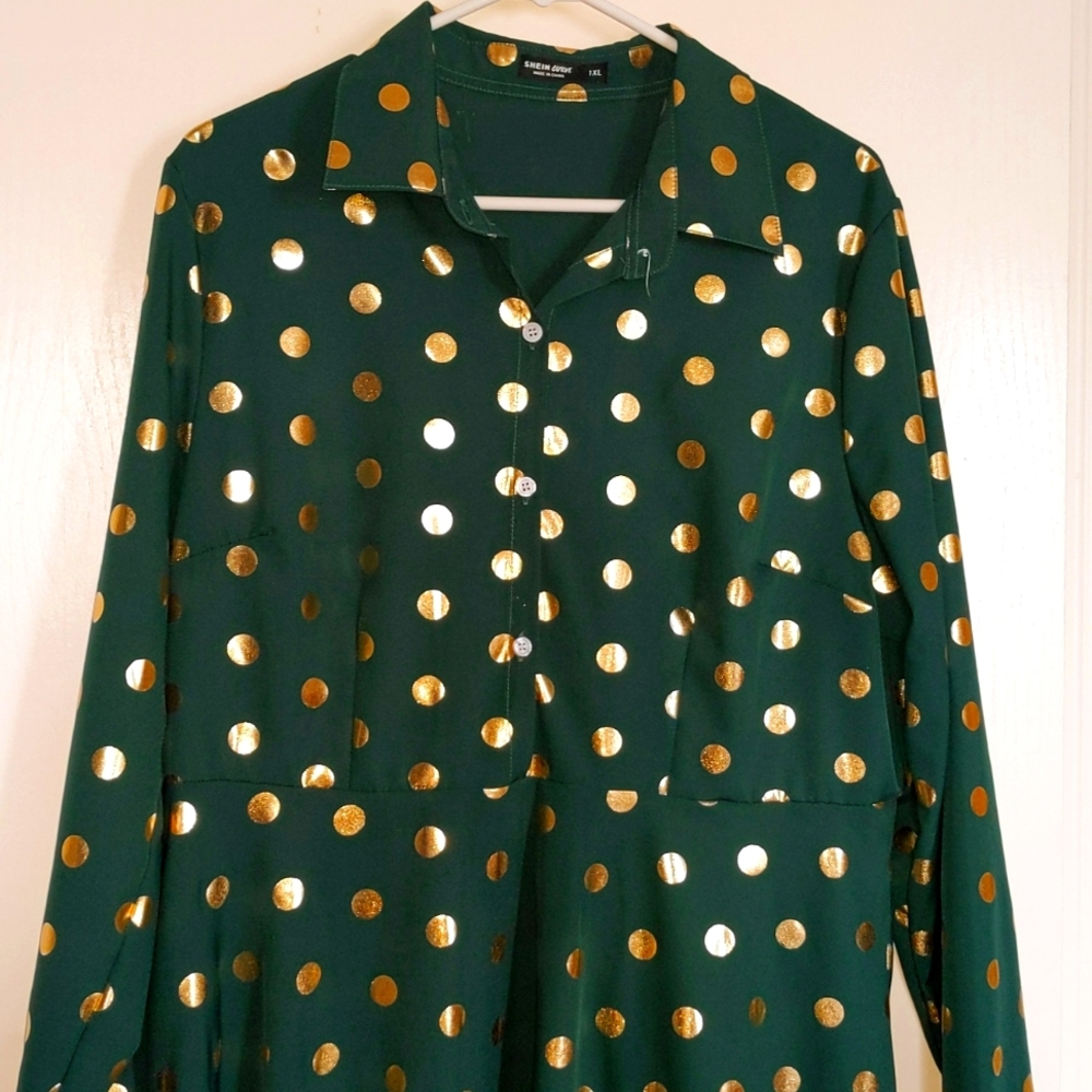 Green and Gold long sleeve dress!
